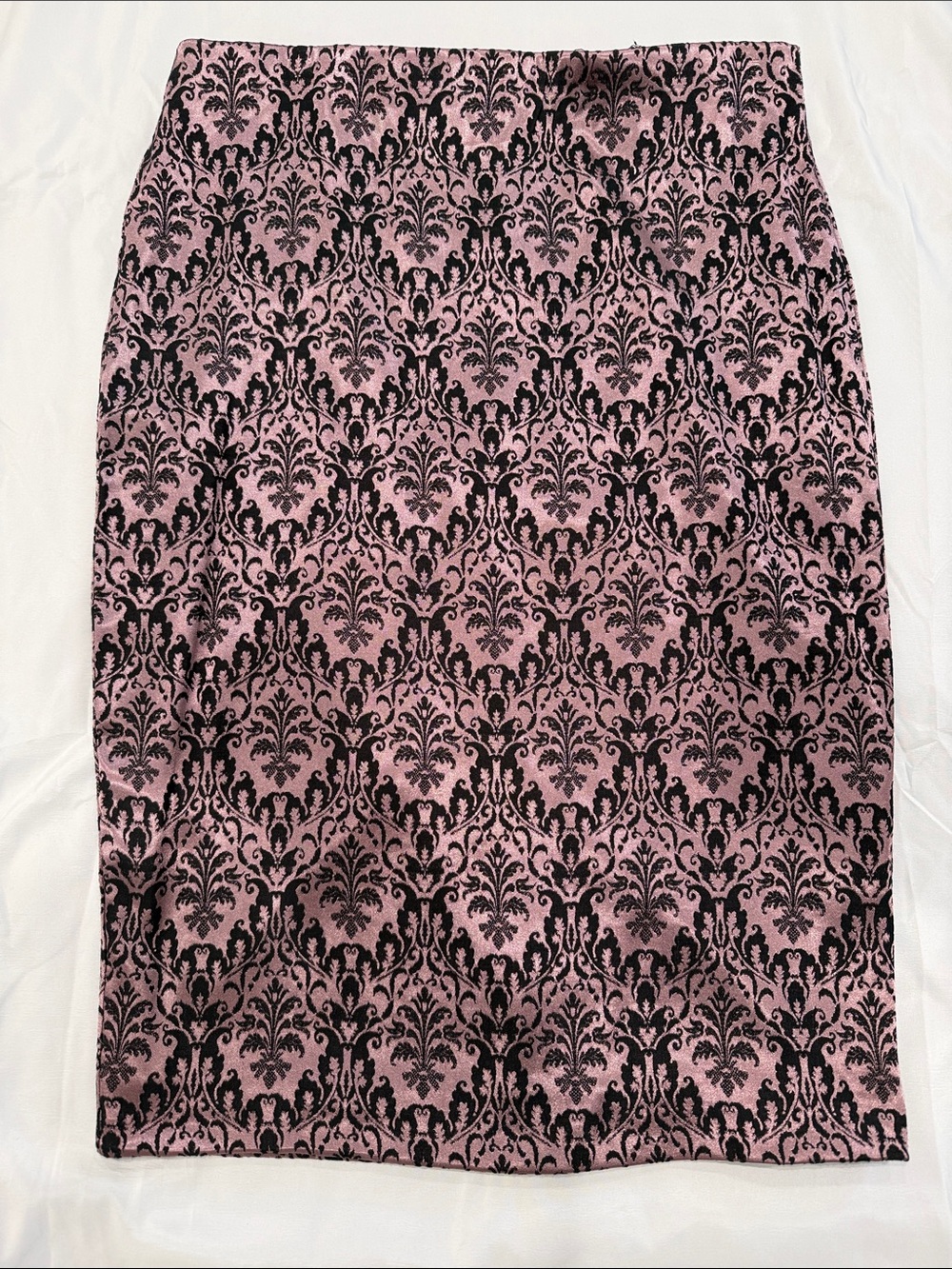 New York & Company Shimmery Pink and Black Damask Pencil Skirt—Large